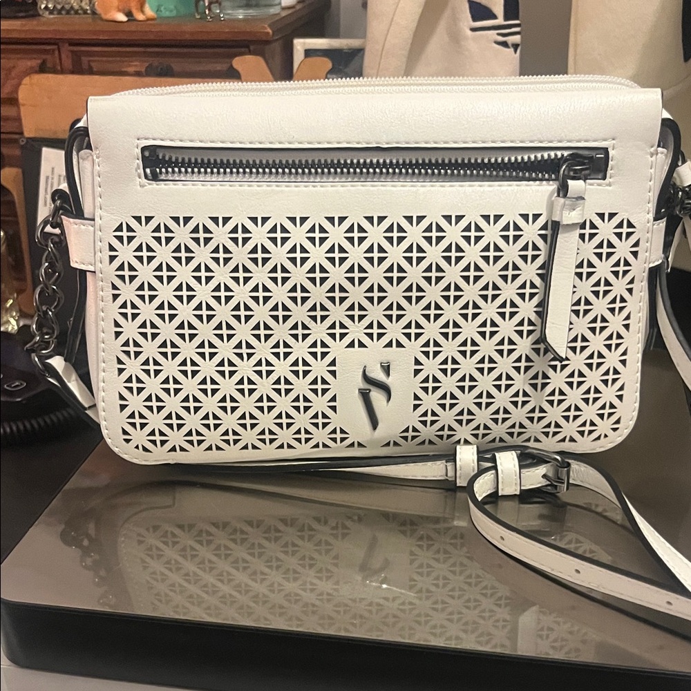 Chic White Crossbody Bag with Geometric Design
